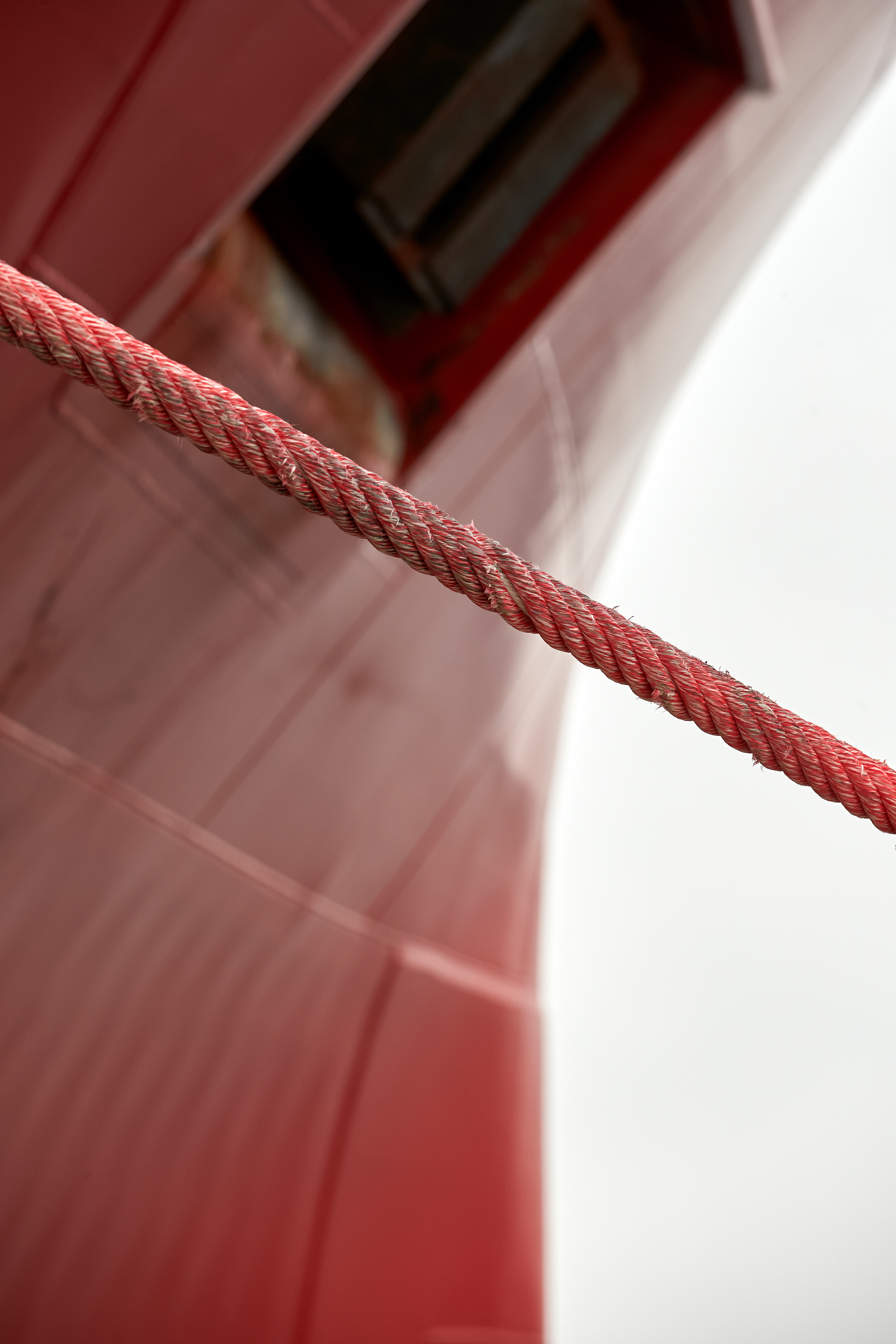 Close-up of mooring lines on Stena Oils bunker ship Vingaren